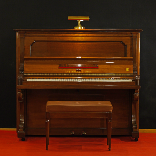 Piano vertical Steinway & Sons K52 de 132 cm fabricado en Nueva York en 1910