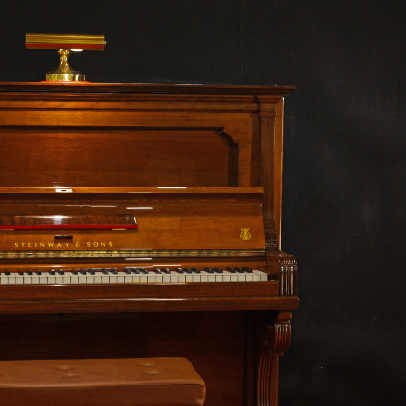 Piano vertical Steinway & Sons K52 de 132 cm fabricado en Nueva York en 1910